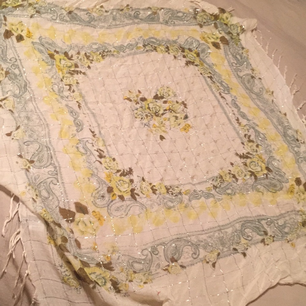 Miley Cyrus Cream Detailed Scarf